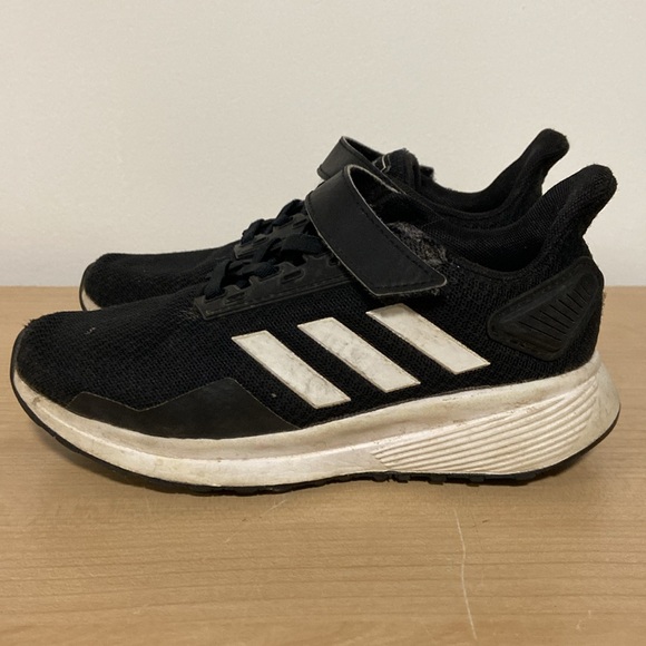 Boys adidas shoes - Picture 3 of 6